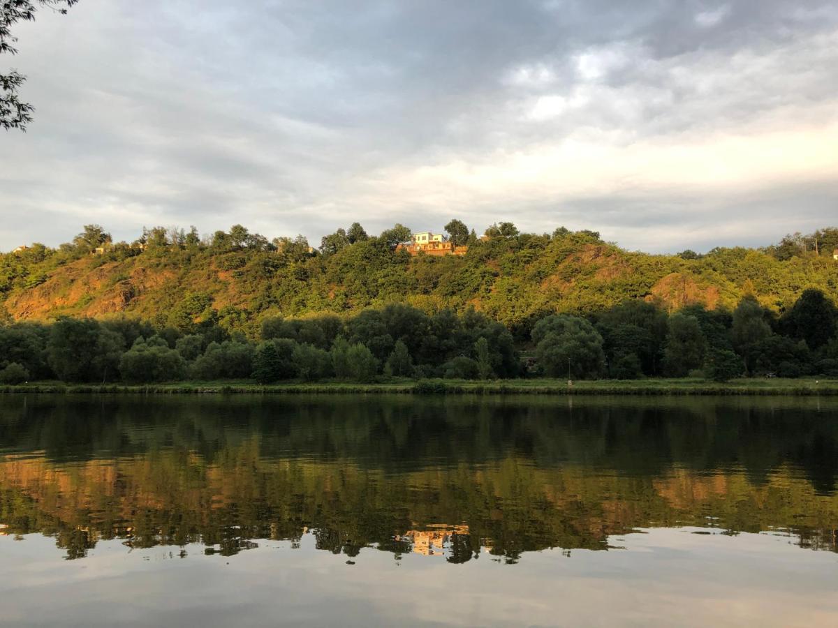 Chatka - A - Vyhlidka Nad Rekou Zdiby Luaran gambar
